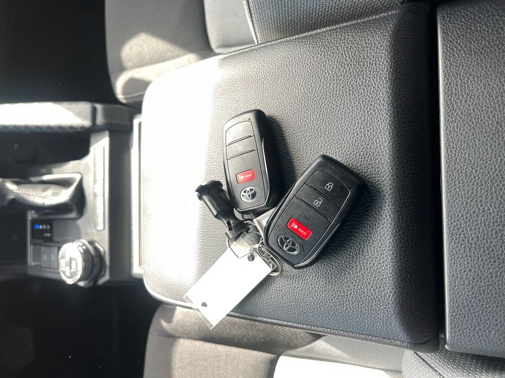 Used 2025 Toyota 4Runner TRD Off-Road AWD/4WD image 29