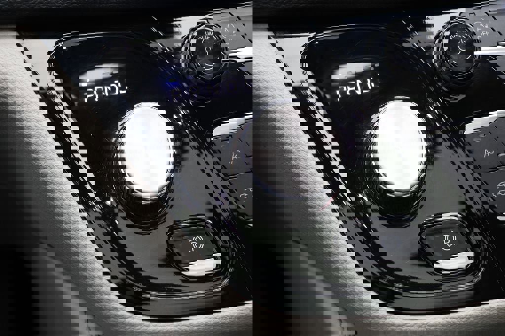 Used 2024 Chrysler Pacifica Limited image 27