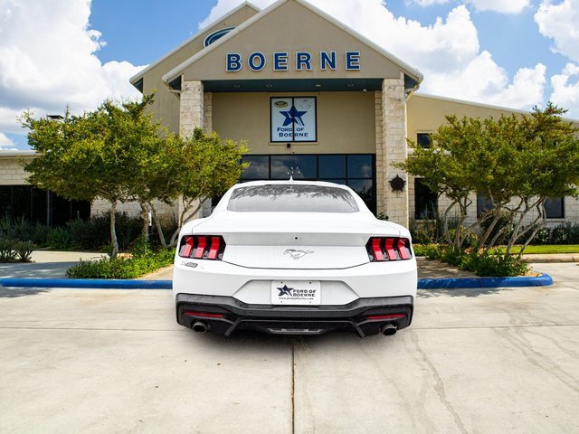 Used 2024 Ford Mustang EcoBoost image 3