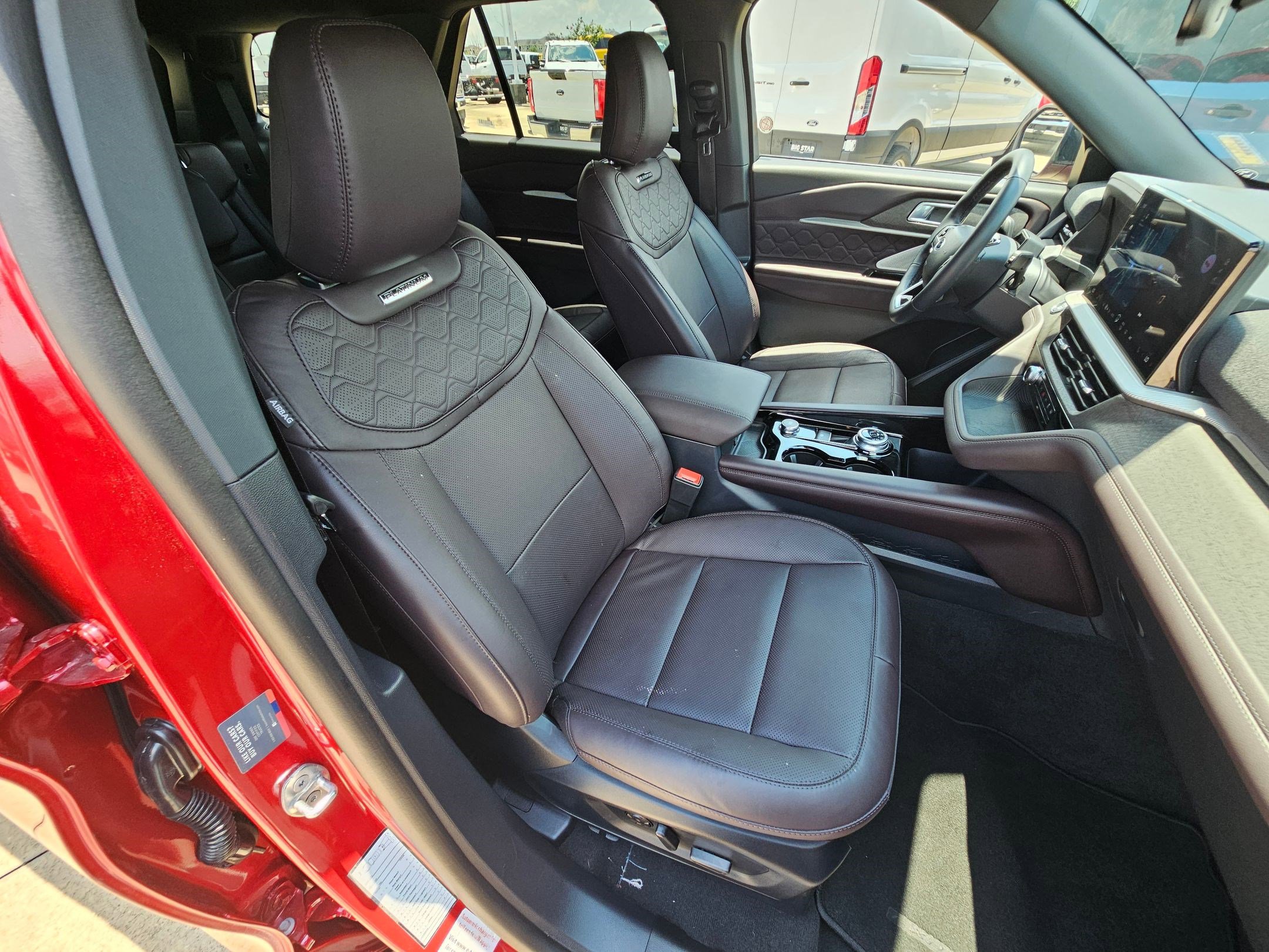 Used 2026 Ford Explorer Platinum w/ LUX Leather Package AWD/4WD image 33