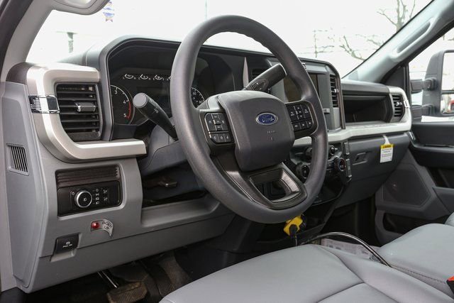 New 2025 Ford F450 XL w/ XL Chrome Package AWD/4WD image 17