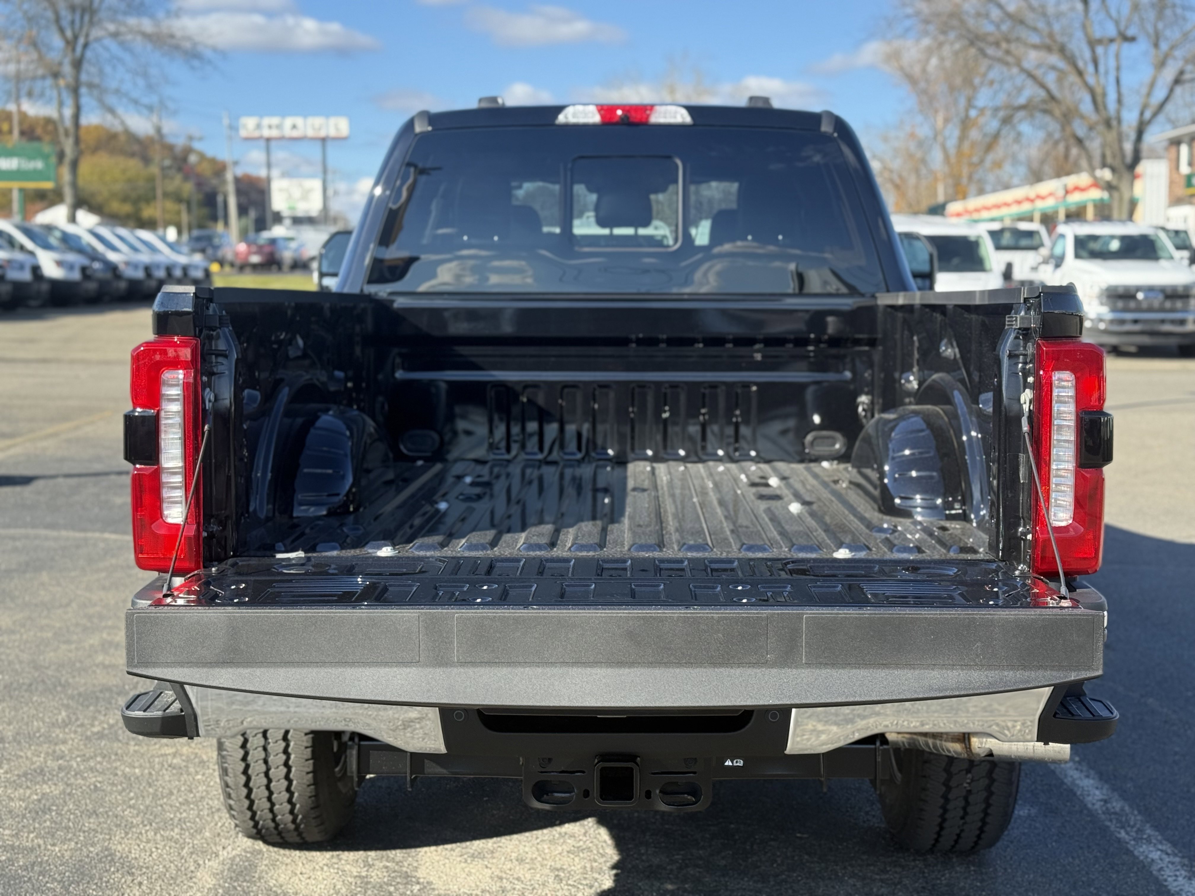 New 2026 Ford F350 Lariat w/ FX4 Off-Road Package image 4