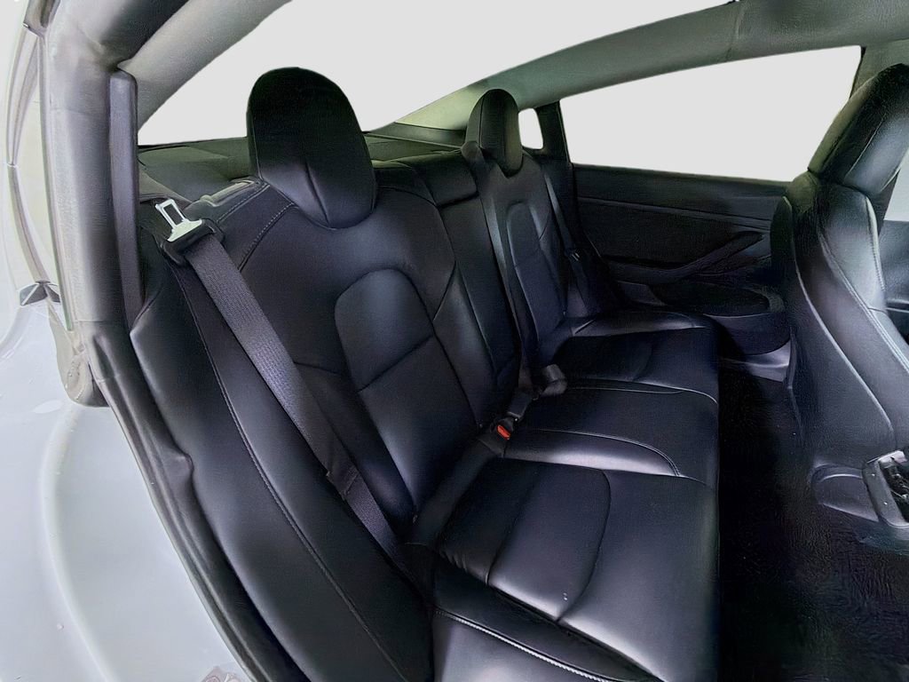 Used 2020 Tesla Model 3 Standard Range RWD image 29