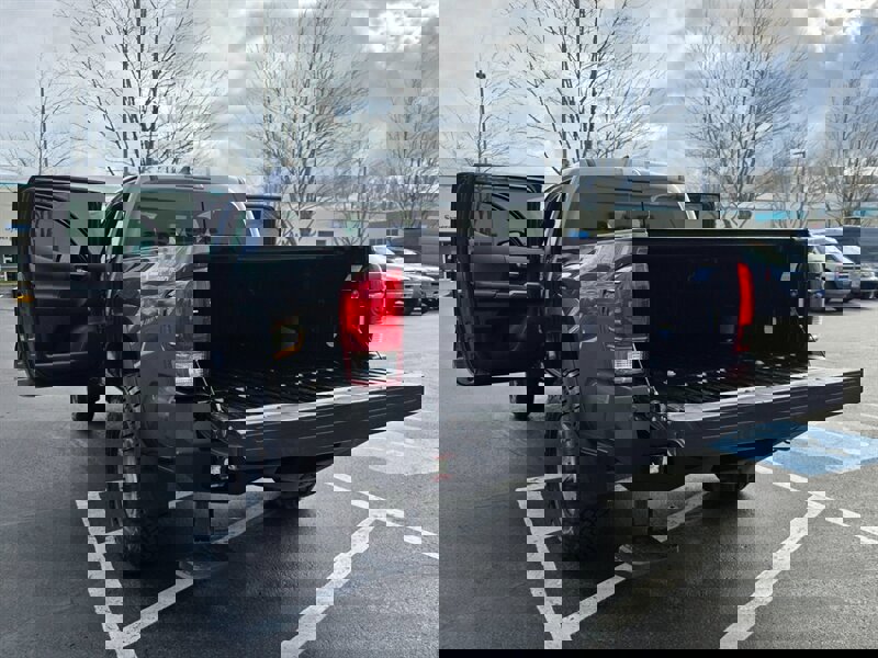 Used 2017 Toyota Tacoma TRD Off-Road w/ Premium & Technology Package image 27