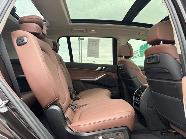 Used 2022 BMW X7 xDrive40i w/ Executive Package AWD/4WD image 13