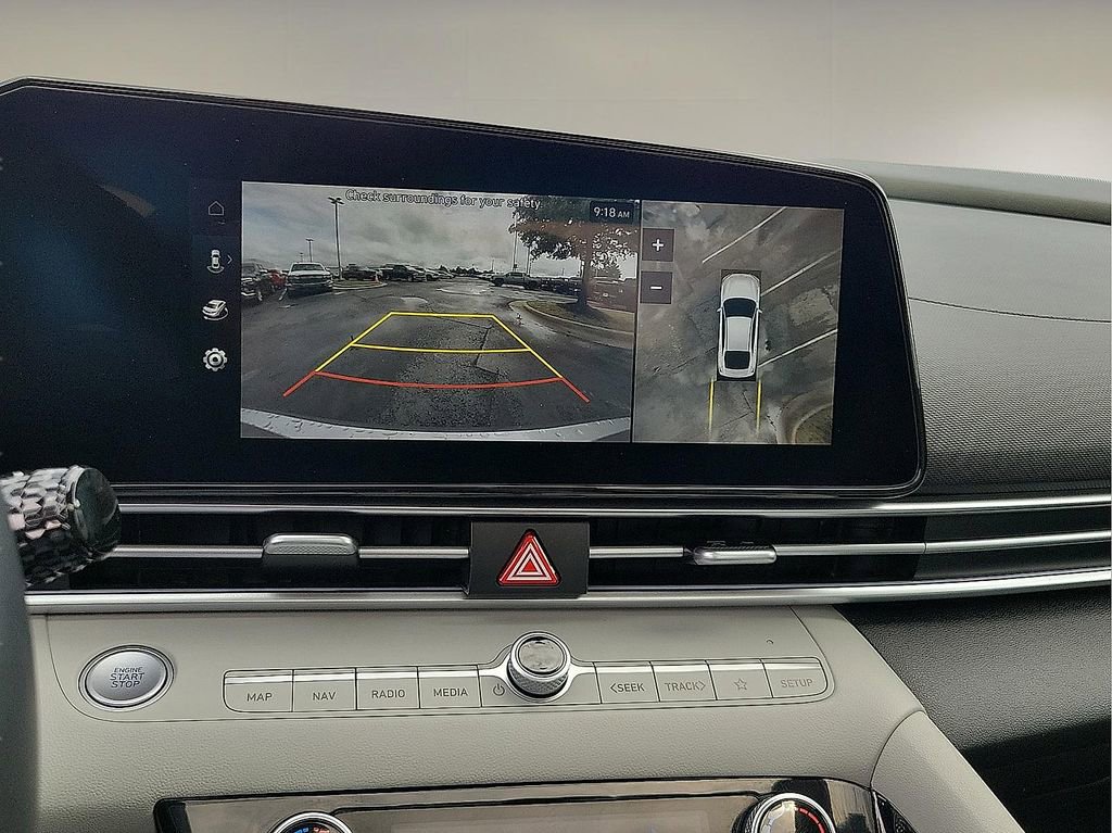 Used 2024 Hyundai Elantra Limited FWD image 16