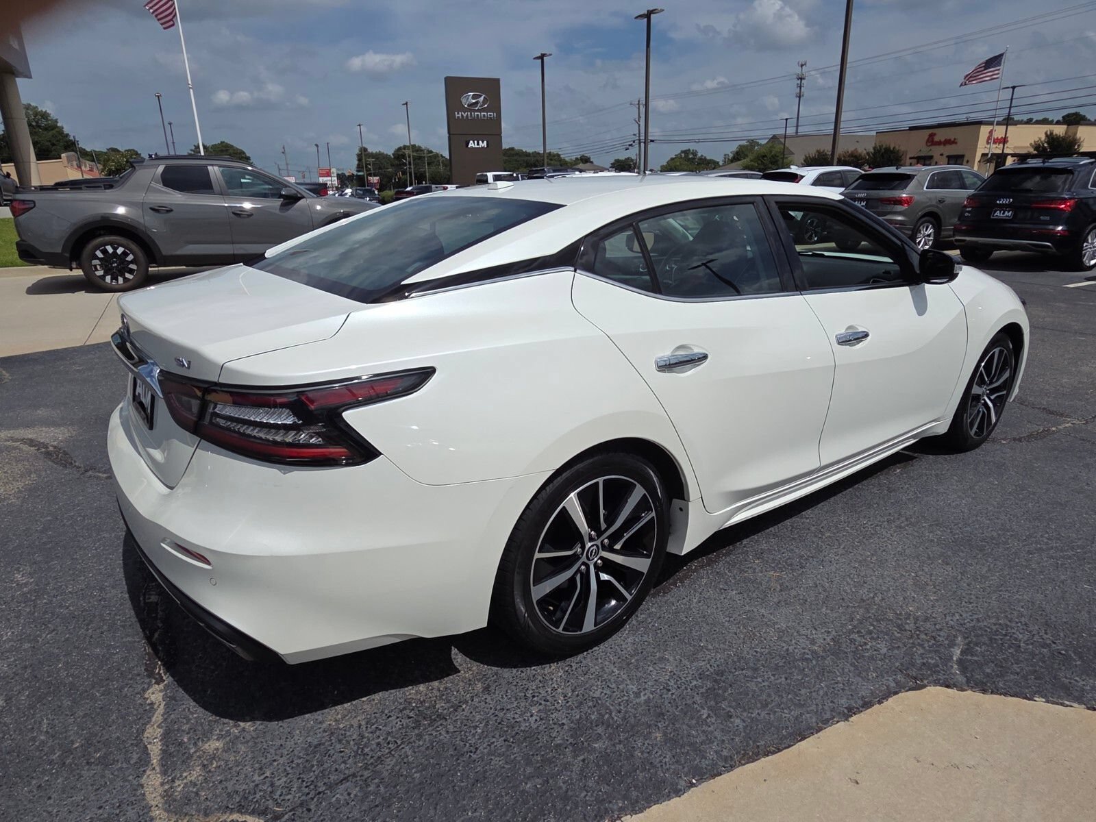 Used 2023 Nissan Maxima SV w/ Floor Mat Group FWD image 12