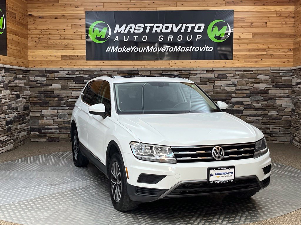 Used 2020 Volkswagen Tiguan SE w/ Panoramic Sunroof Package AWD/4WD image 3