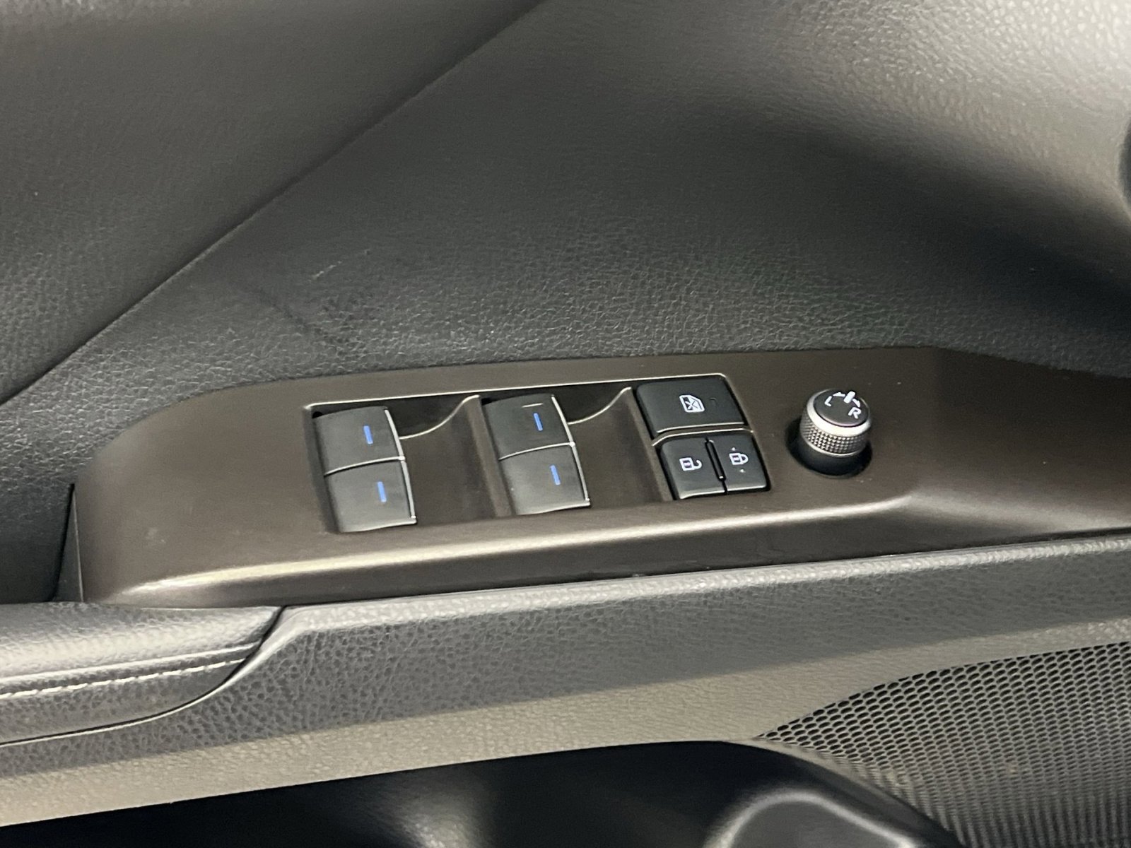 Used 2022 Toyota Camry XSE image 13