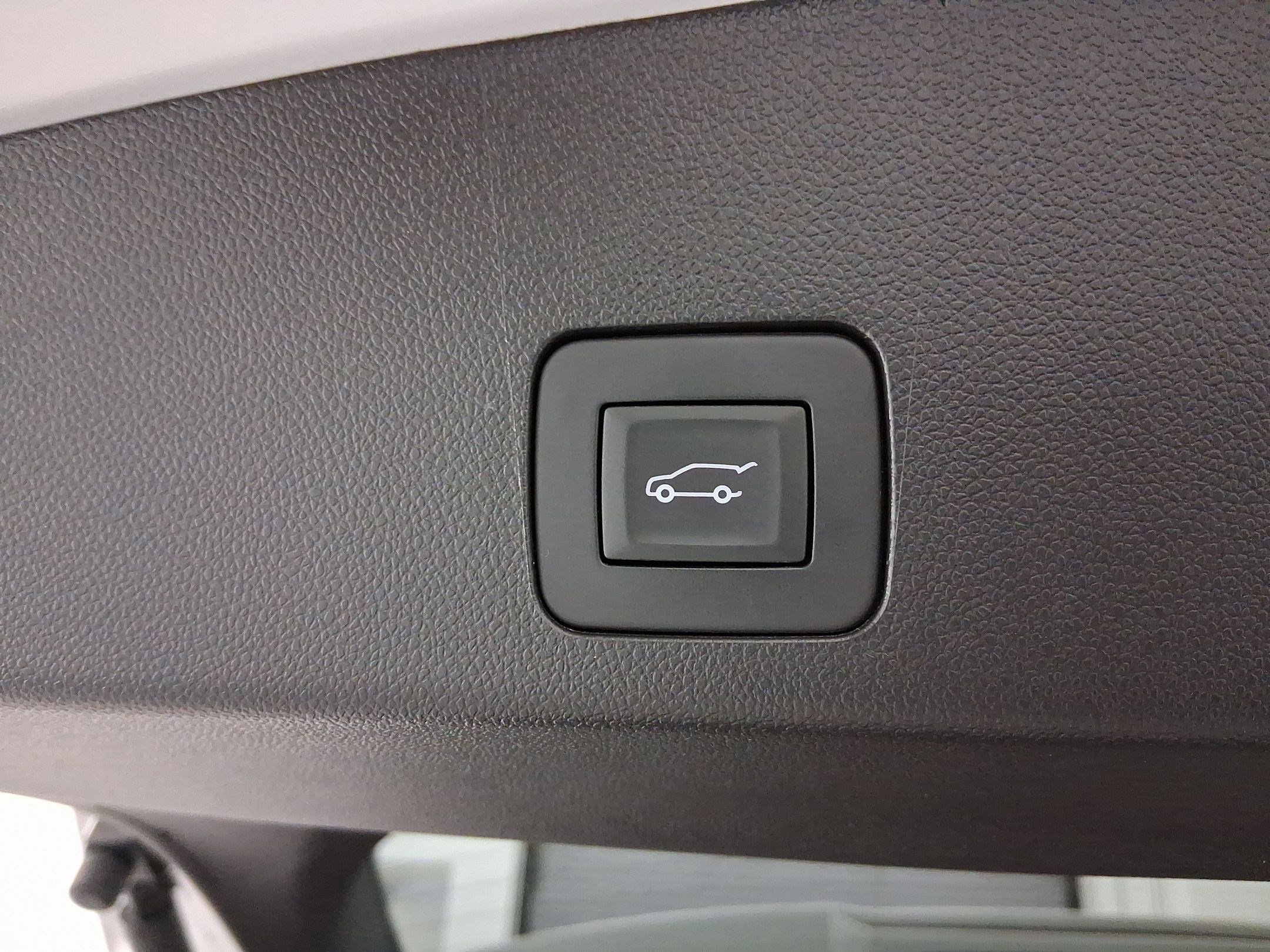 Used 2025 Buick Encore GX Avenir w/ Avenir Technology Package image 30