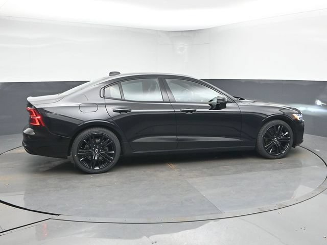 Used 2023 Volvo S60 B5 Plus w/ Climate Package image 9