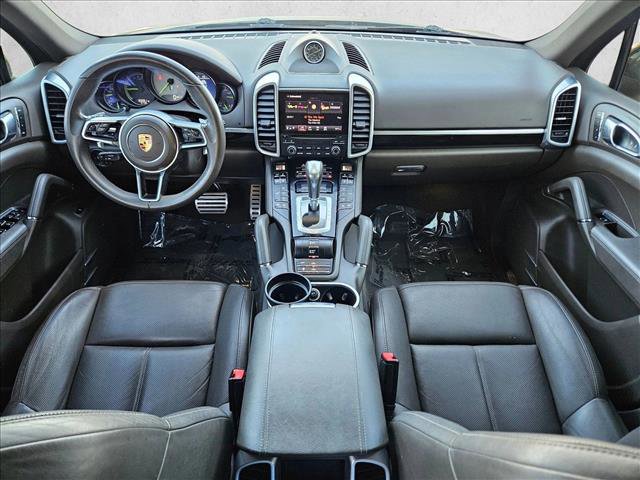 Used 2017 Porsche Cayenne S Platinum image 19