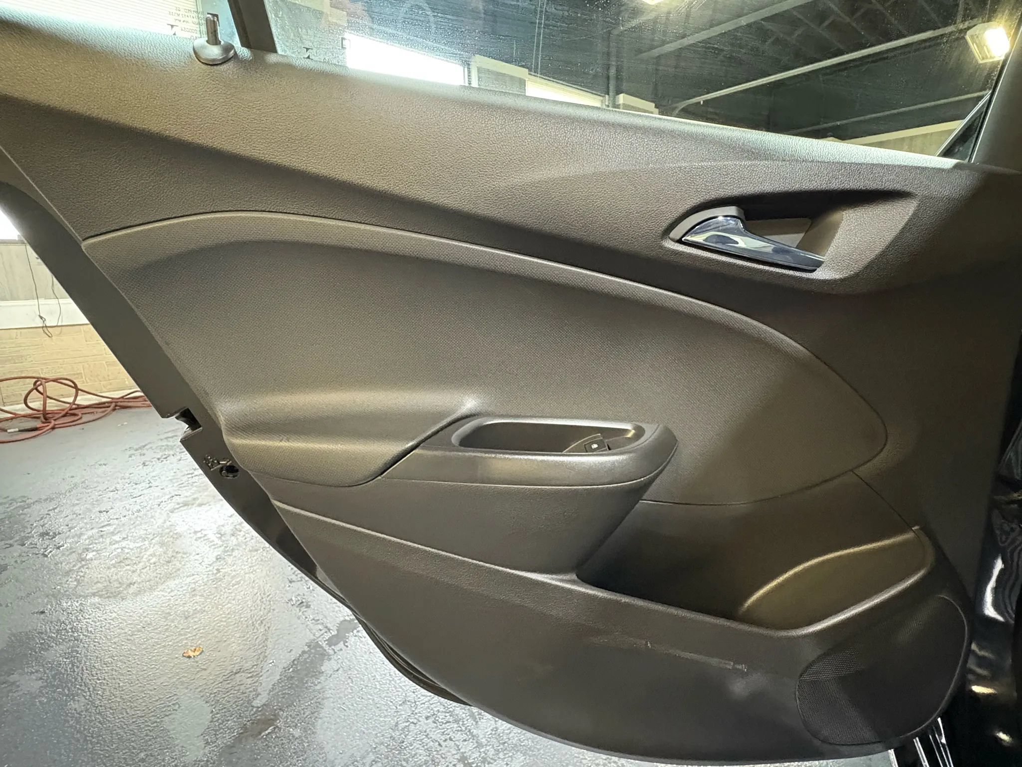 Used 2017 Chevrolet Cruze LS FWD image 14