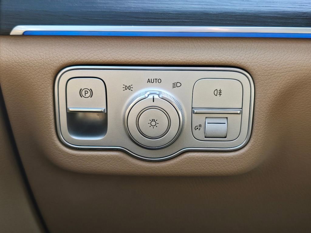 Used 2024 Mercedes-Benz GLS 450 4MATIC image 19