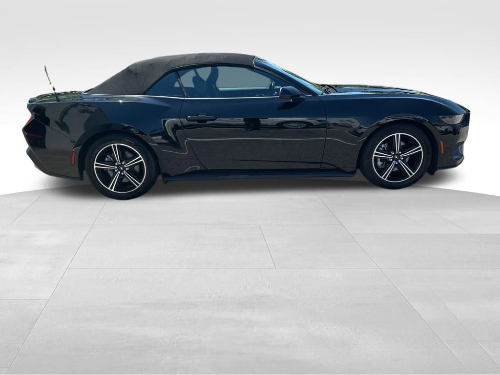 Used 2025 Ford Mustang Premium RWD image 24