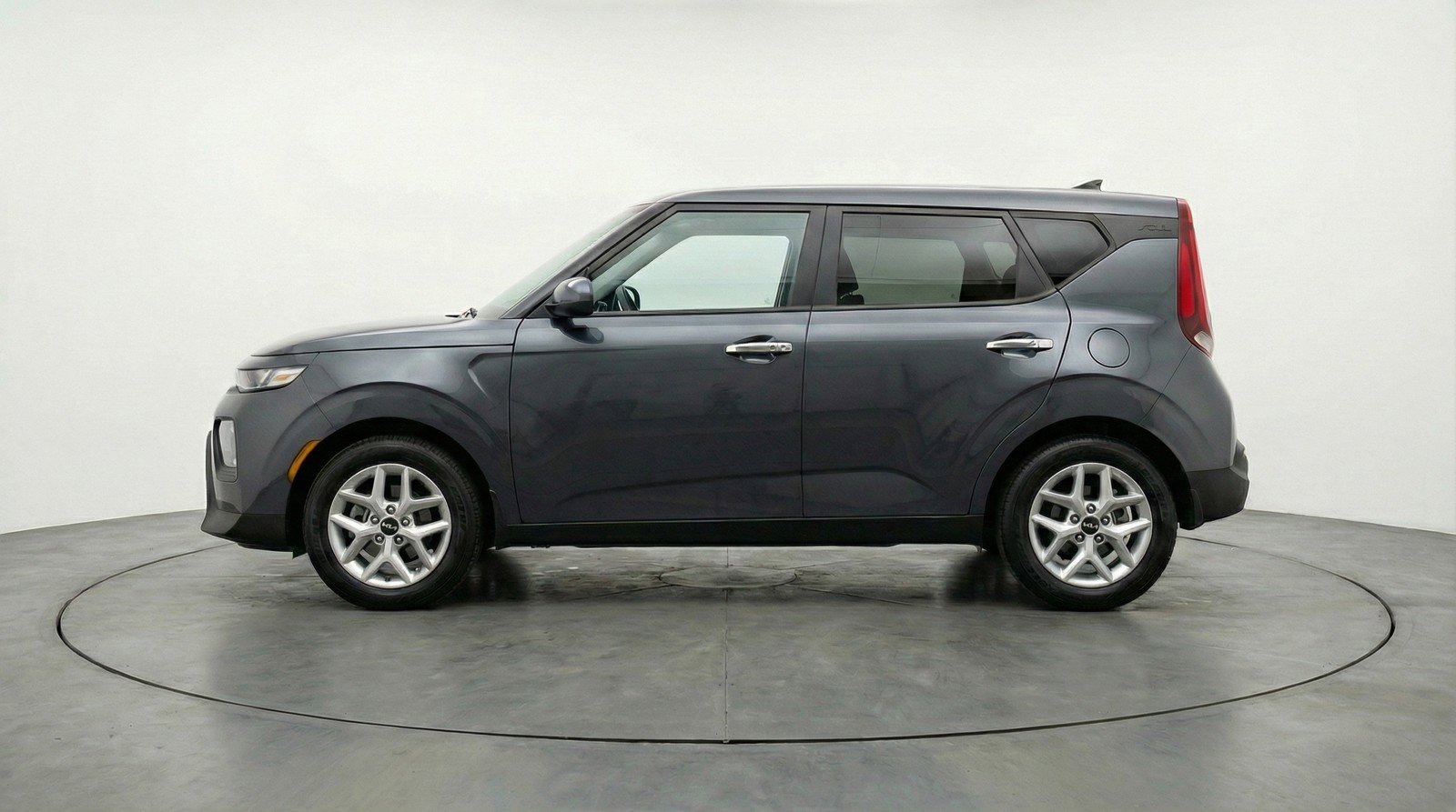 Used 2025 Kia Soul LX w/ LX Technology Package image 5