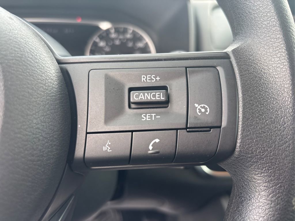 Used 2023 Nissan Rogue S image 27