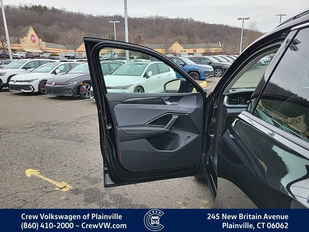 New 2026 Volkswagen Tiguan SE image 37