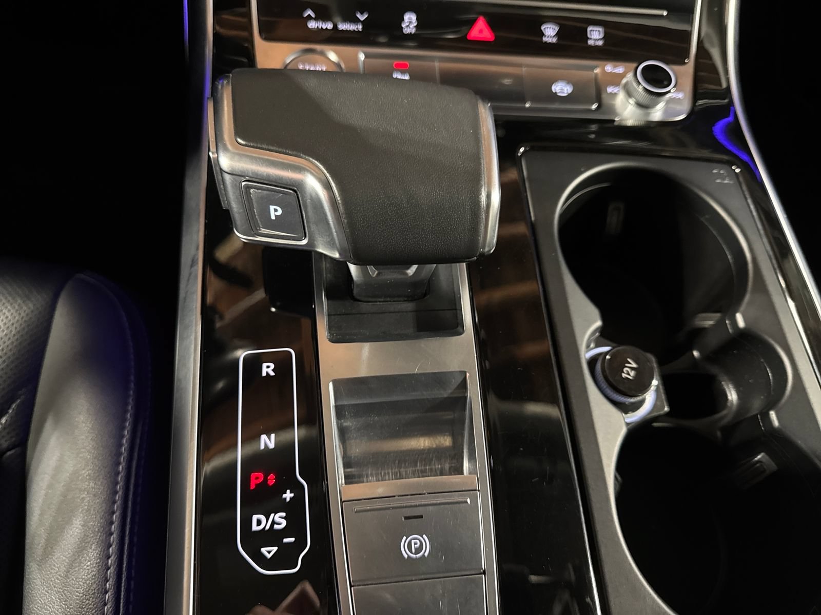 Used 2020 Audi Q8 Prestige w/ Prestige Package AWD/4WD image 20