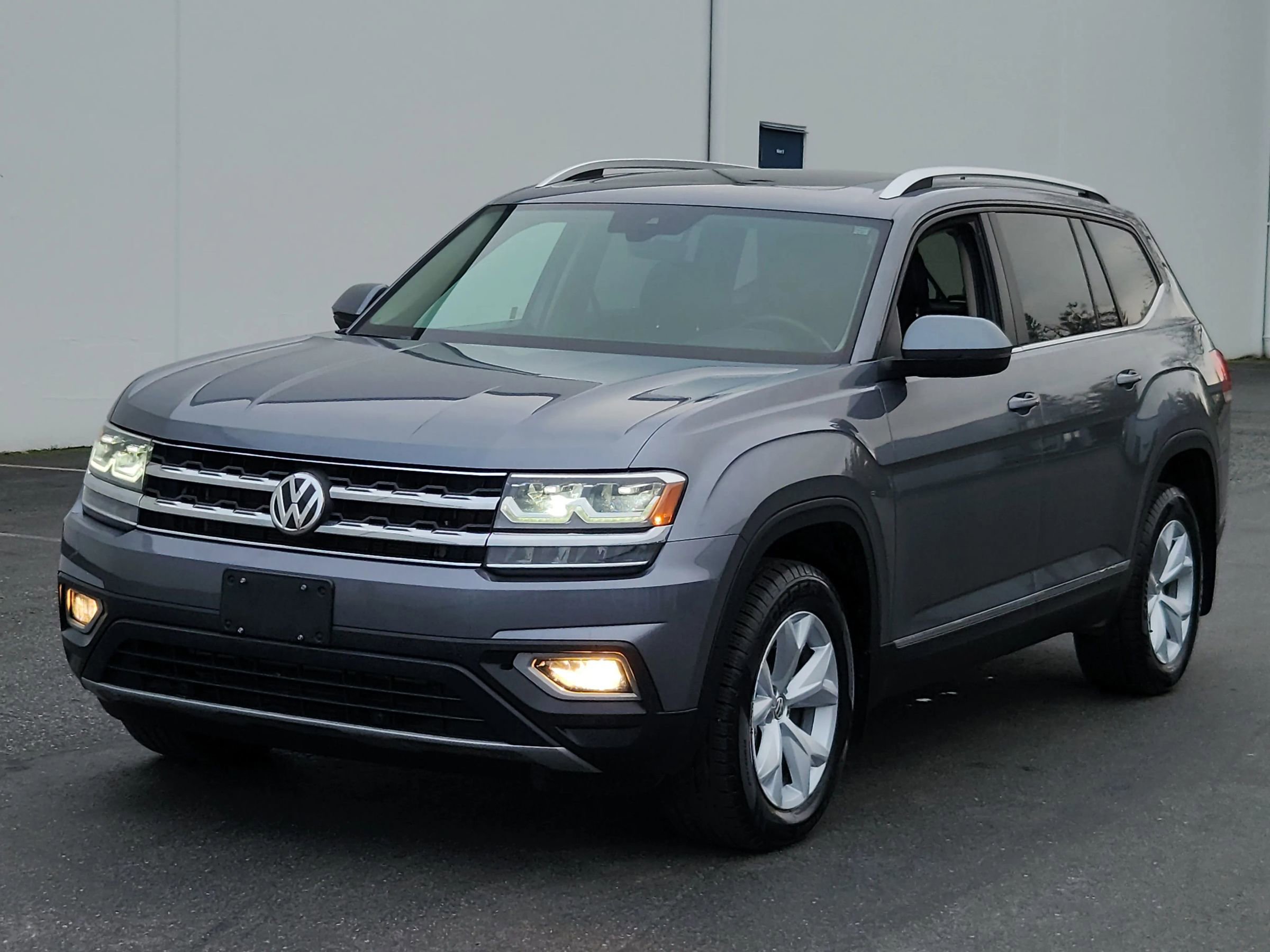 Used 2018 Volkswagen Atlas SEL AWD/4WD image 1