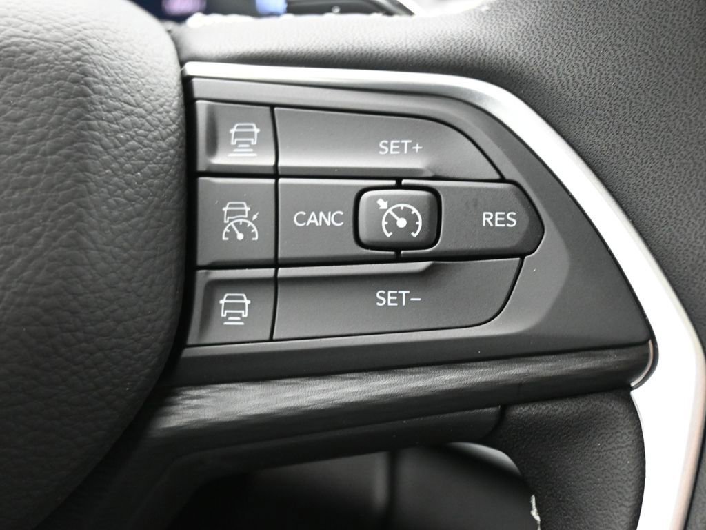 New 2025 Jeep Grand Cherokee Altitude image 22