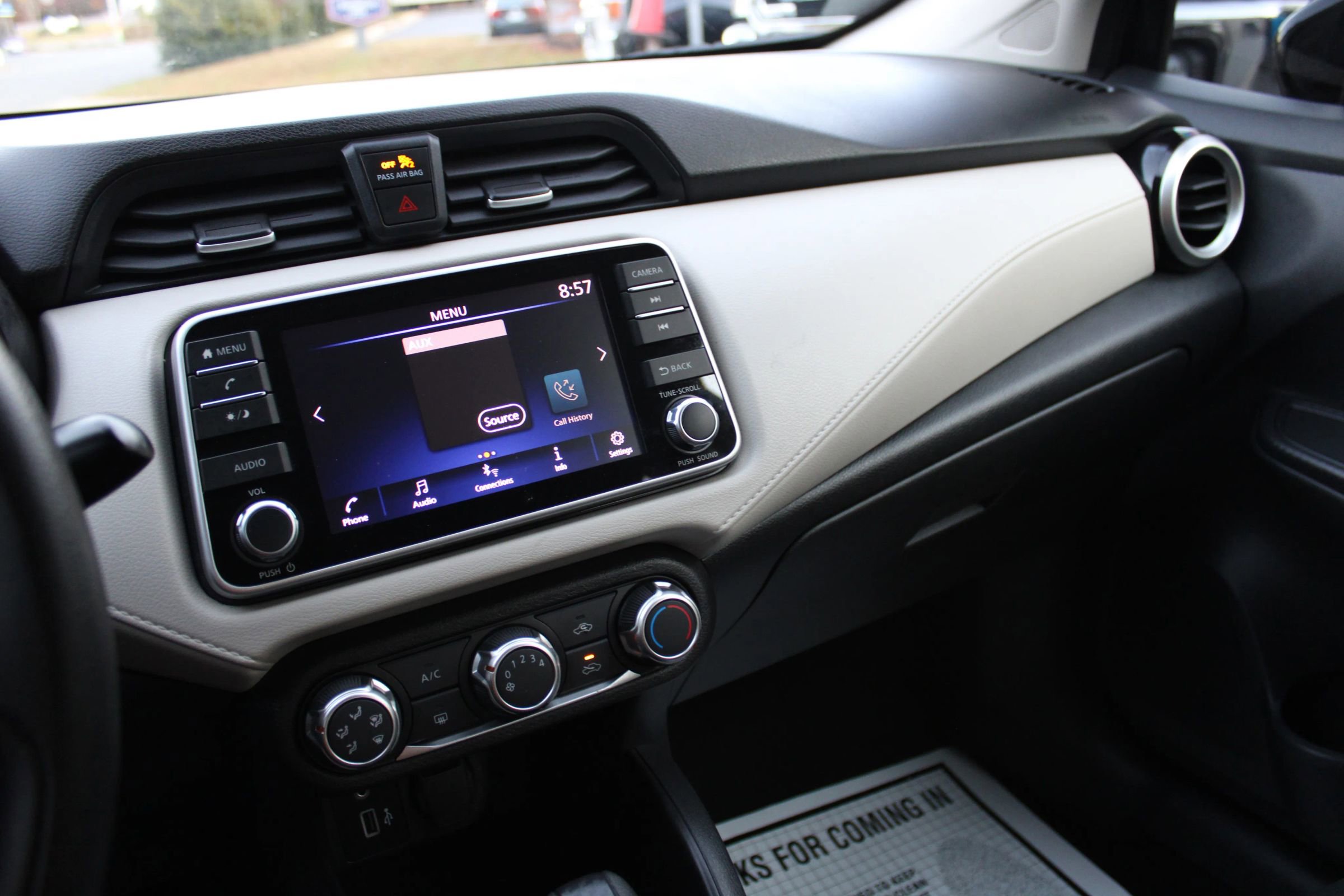 Used 2022 Nissan Versa SV image 12