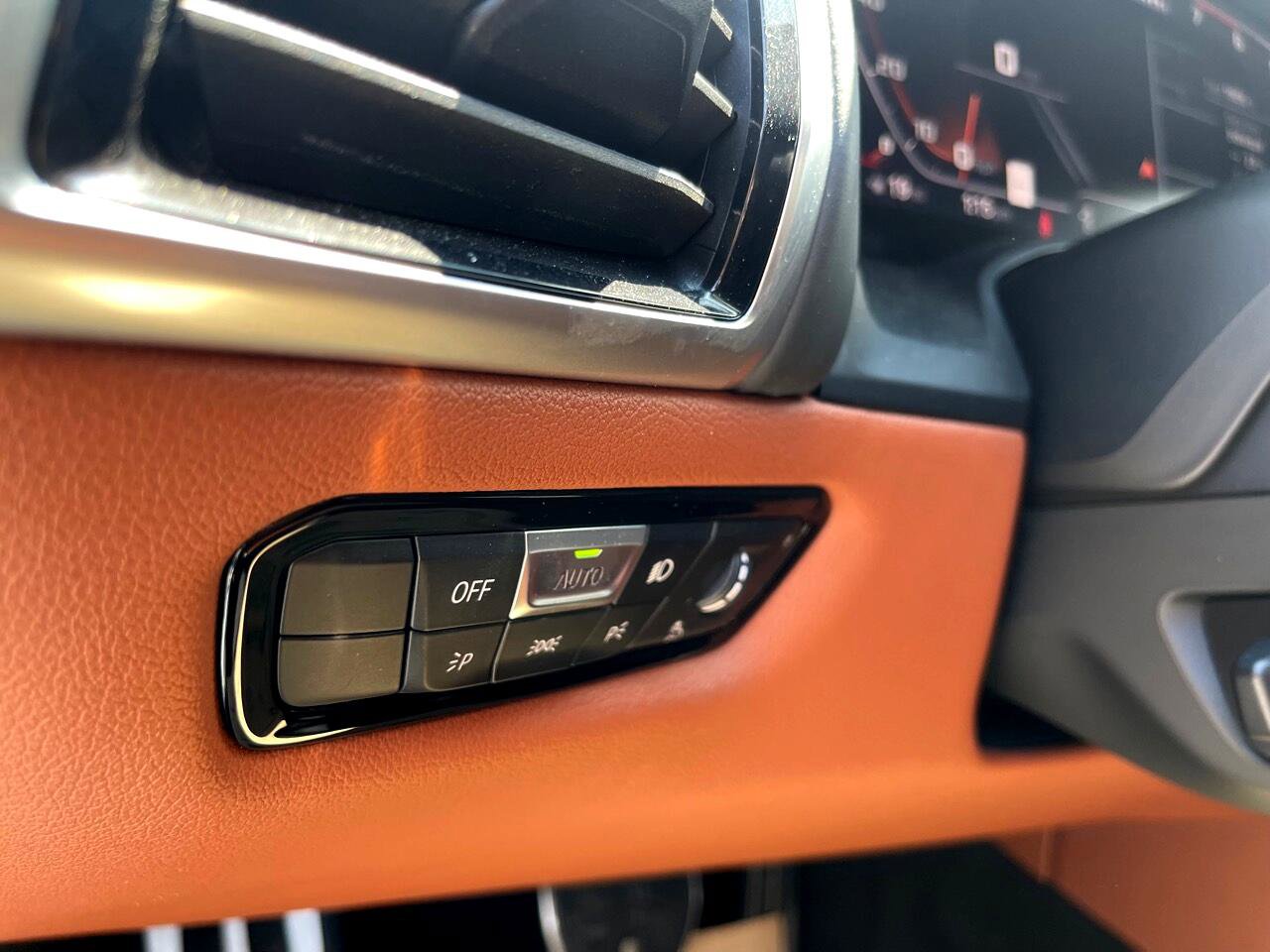 Used 2019 BMW M850i xDrive Convertible w/ Driver Assistance Package image 34