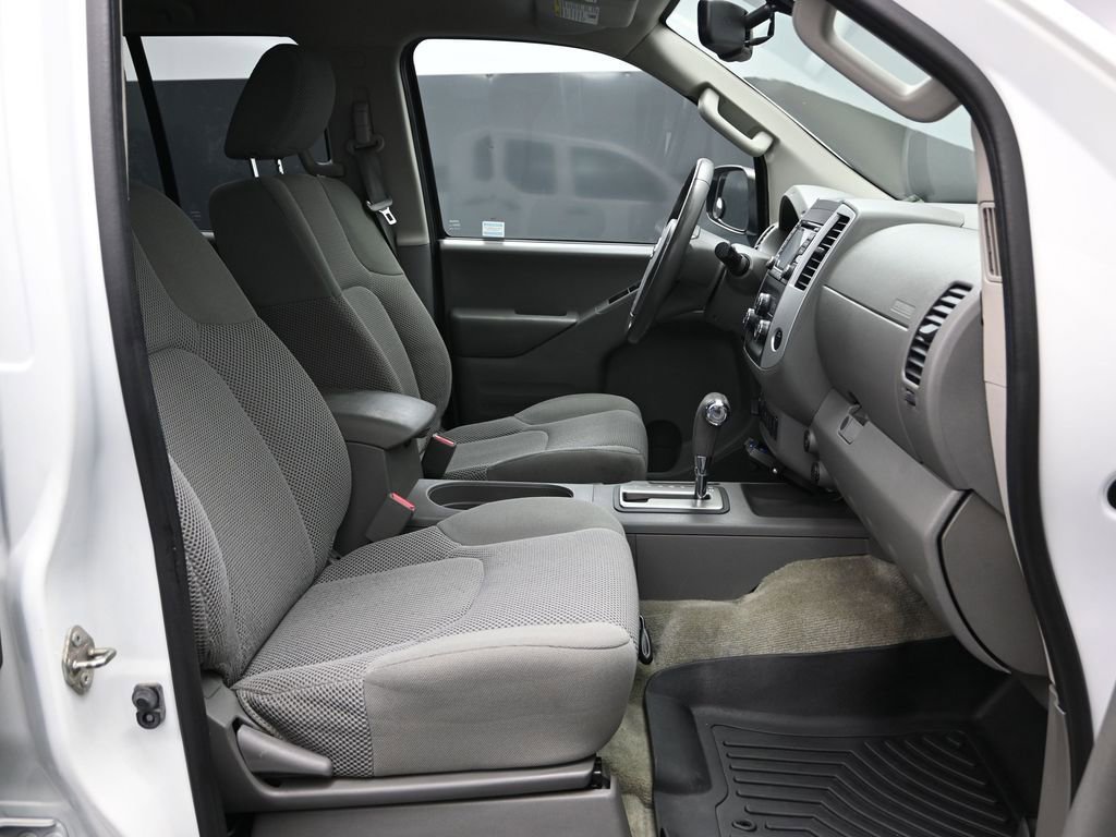 Used 2017 Nissan Frontier SV w/ SV Value Truck Package image 13