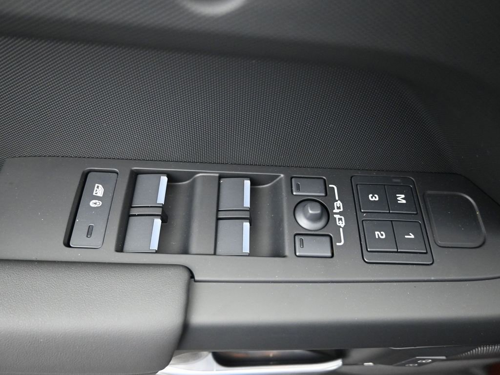 New 2026 Land Rover Defender 130 X-Dynamic SE AWD/4WD image 20