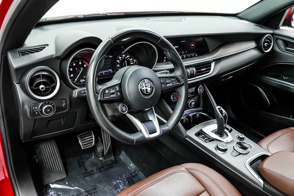 Used 2023 Alfa Romeo Stelvio Ti image 20