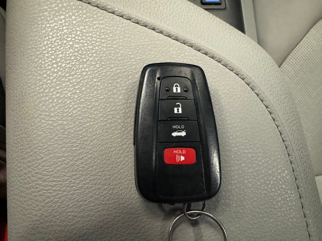 Used 2023 Toyota Camry XLE w/ Cold Weather Package FWD image 17