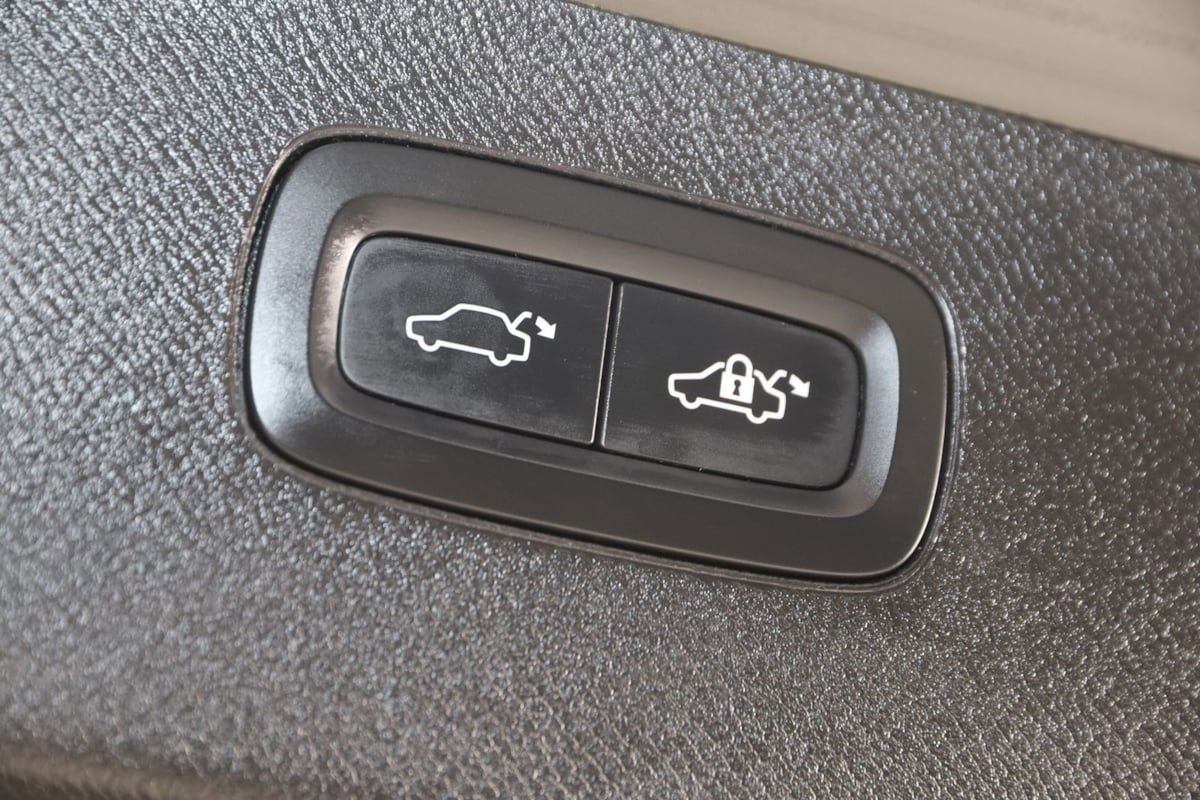 Used 2024 Volvo XC90 B6 Plus w/ Protection Package Premier image 53