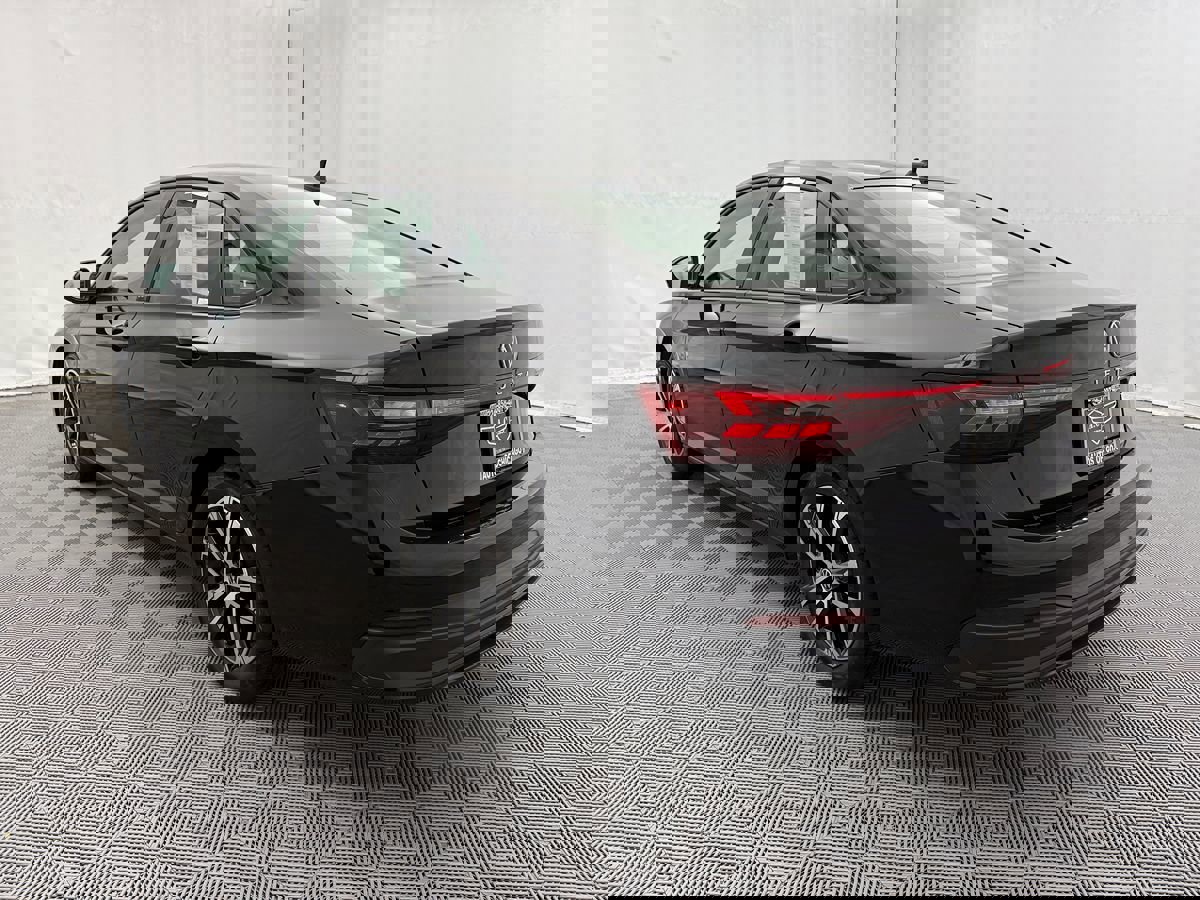 Used 2025 Volkswagen Jetta Sport image 5