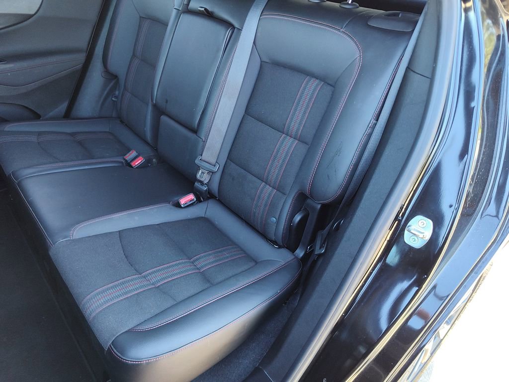 Used 2022 Chevrolet Equinox RS w/ Infotainment Package image 26