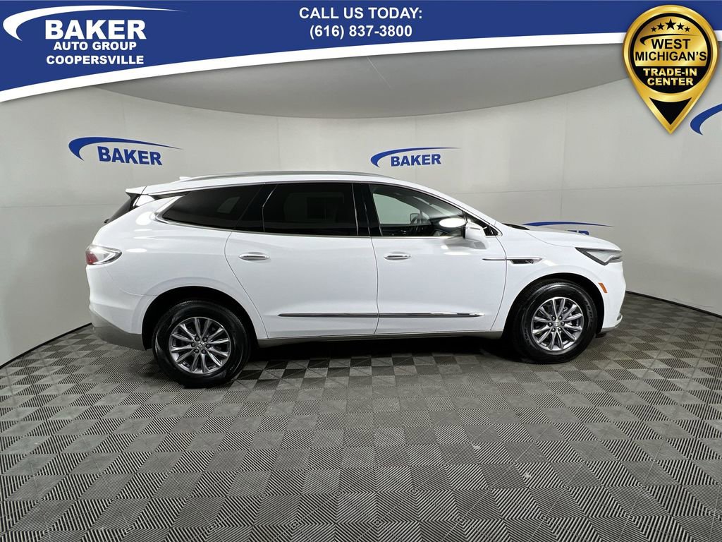 Used 2023 Buick Enclave Essence image 10