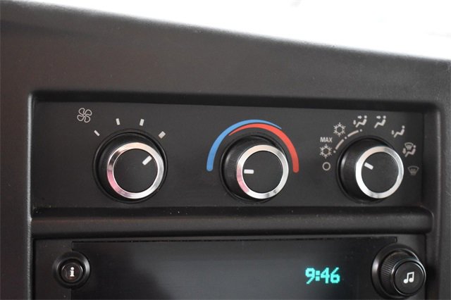 Used 2015 Chevrolet Express 3500 Extended image 22