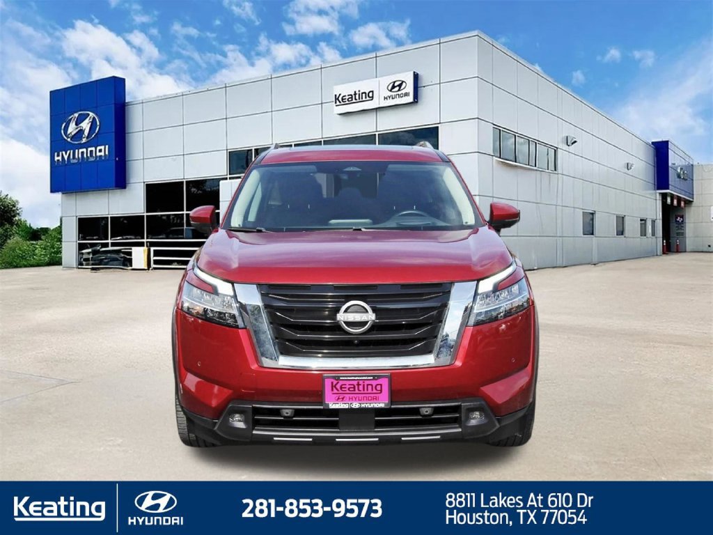 Used 2023 Nissan Pathfinder Platinum w/ Lighting Package (N93) FWD image 2