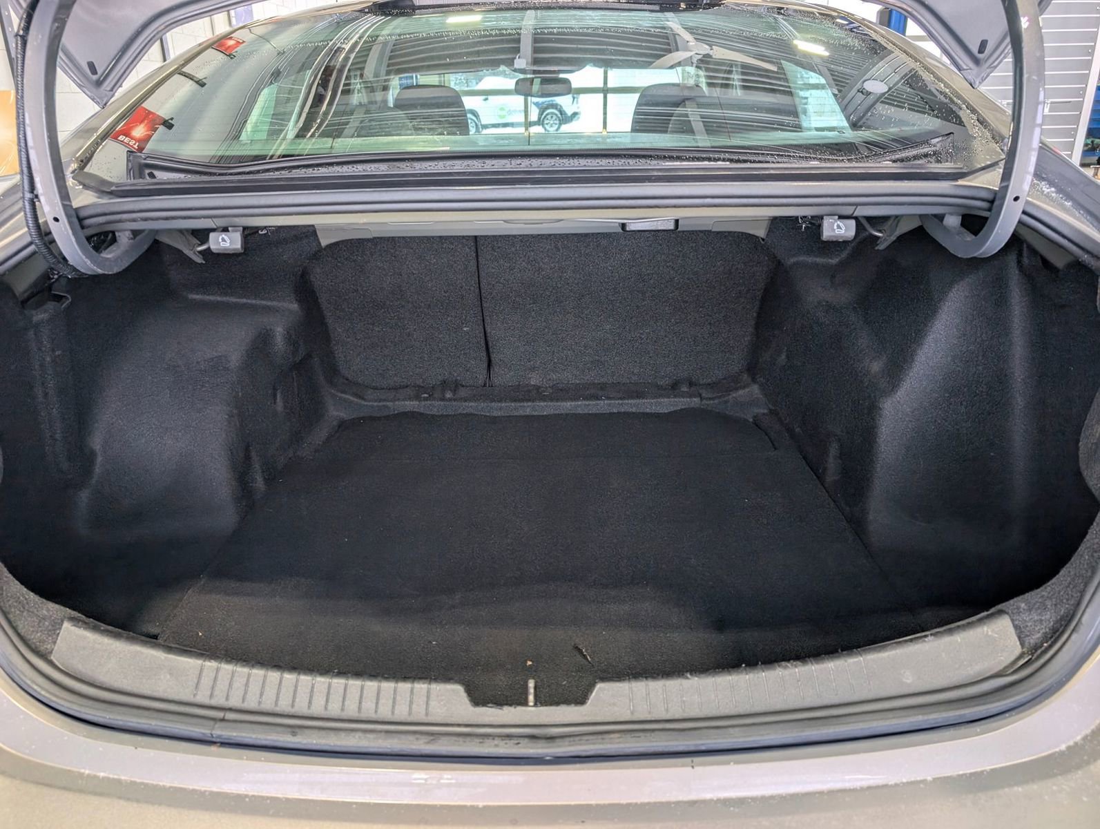 Used 2018 Chevrolet Malibu LT image 22