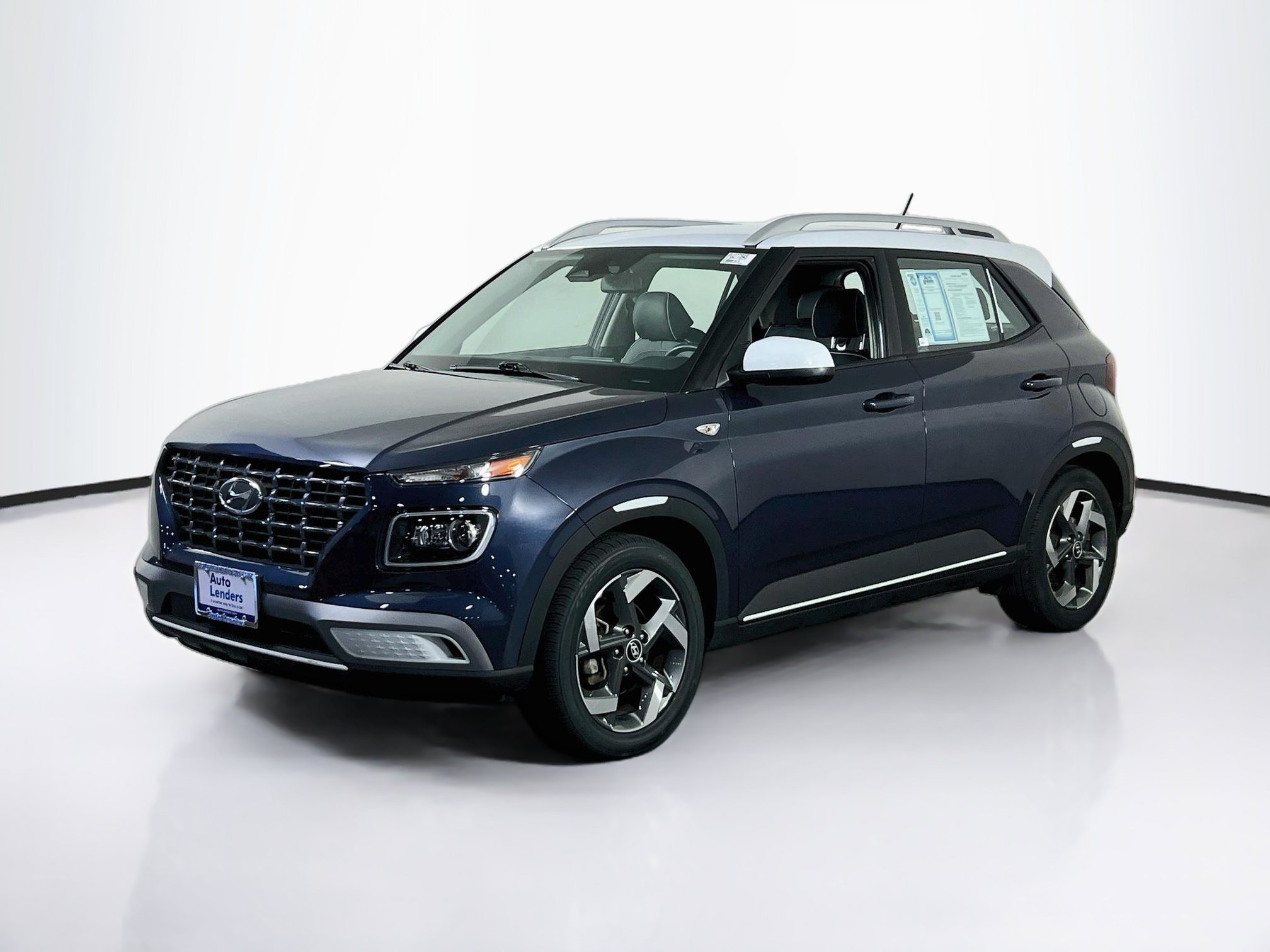 Used 2023 Hyundai Venue Limited w/ Cargo Package FWD image 1