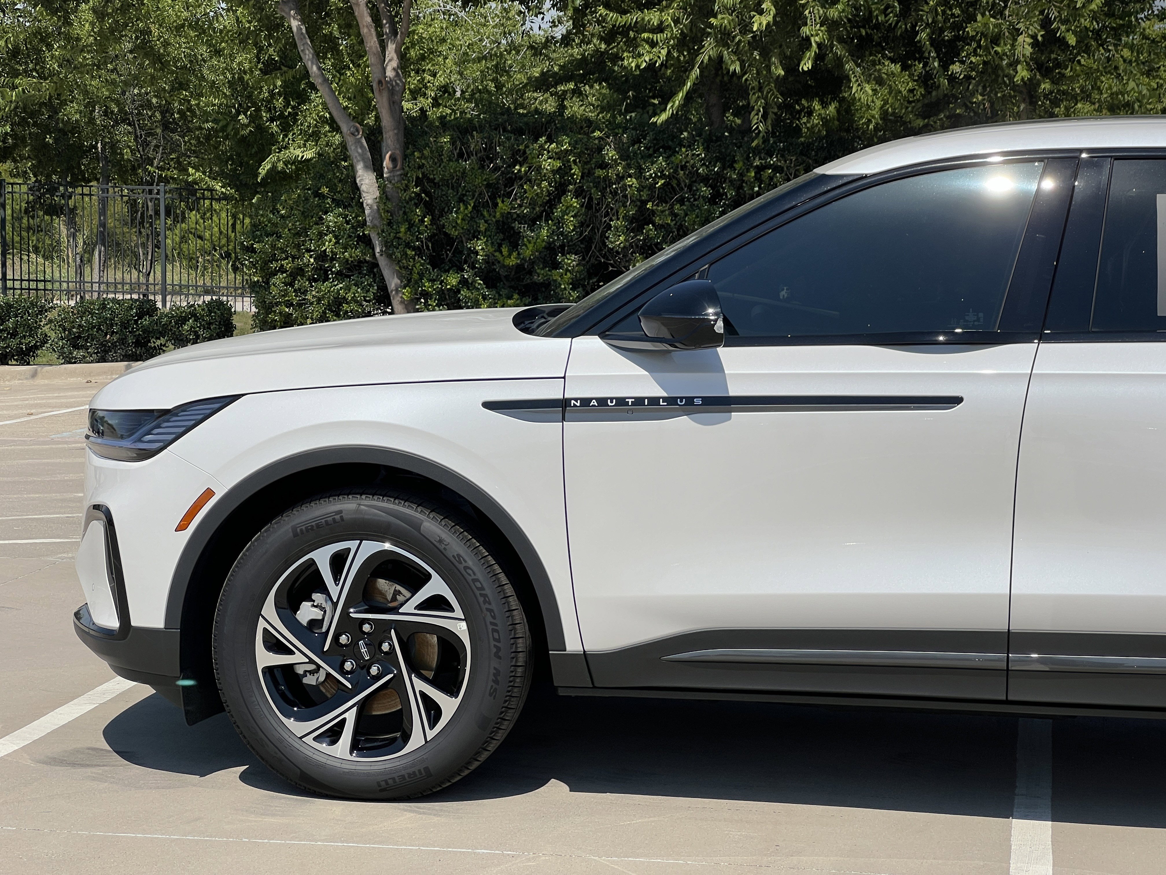 New 2025 Lincoln Nautilus Premier w/ Equipment Group 102A image 5