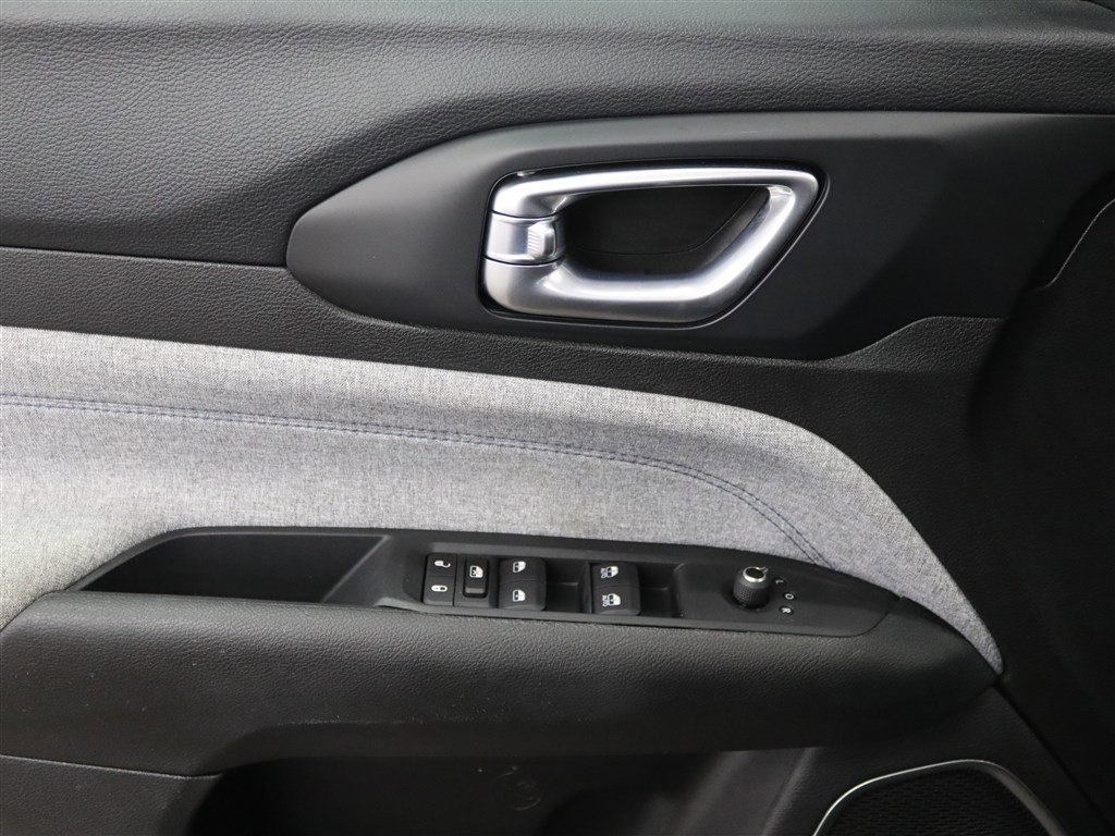 Used 2023 Jeep Compass Latitude w/ Convenience Group image 39