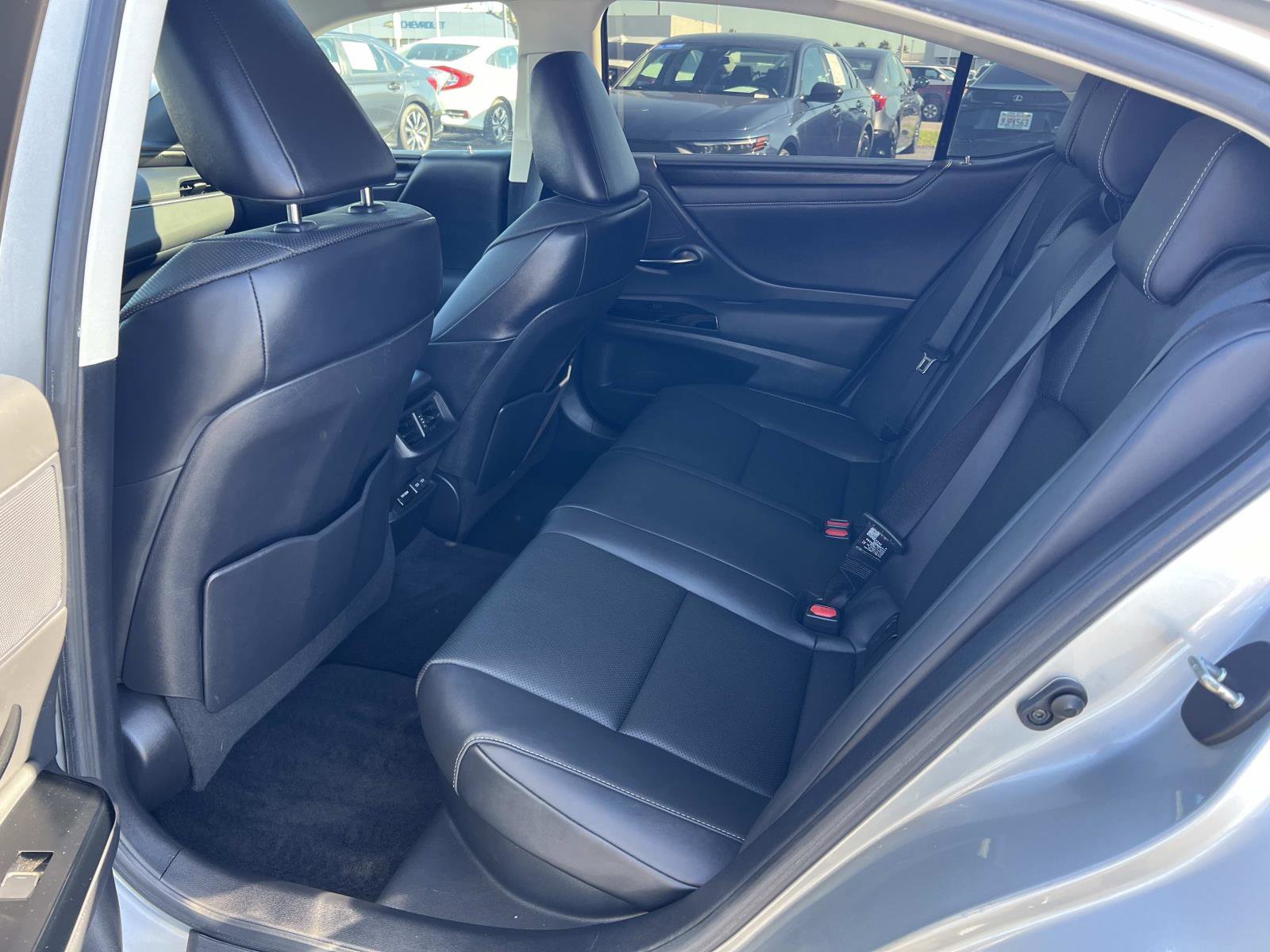 Used 2022 Lexus ES 300h w/ Premium Package image 24