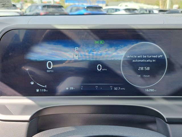 Used 2025 Kia Seltos SX w/ SX Sunroof Package image 10