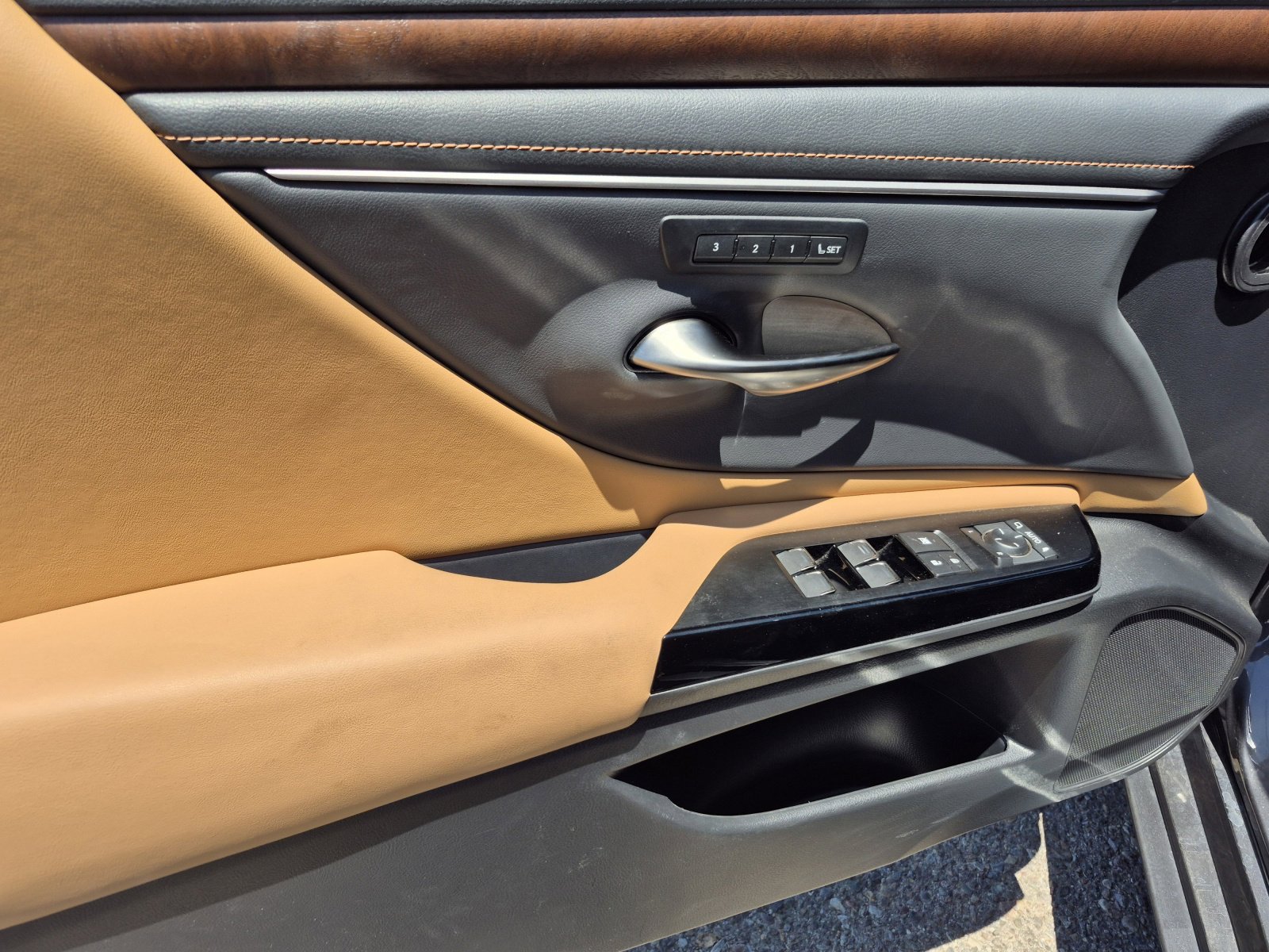 Used 2024 Lexus ES 350 w/ Premium Package FWD image 14