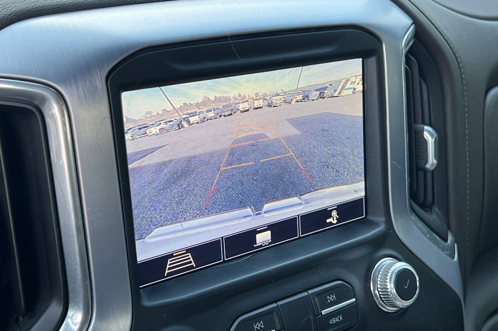 Used 2020 GMC Sierra 1500 SLE w/ SLE Value Package image 24