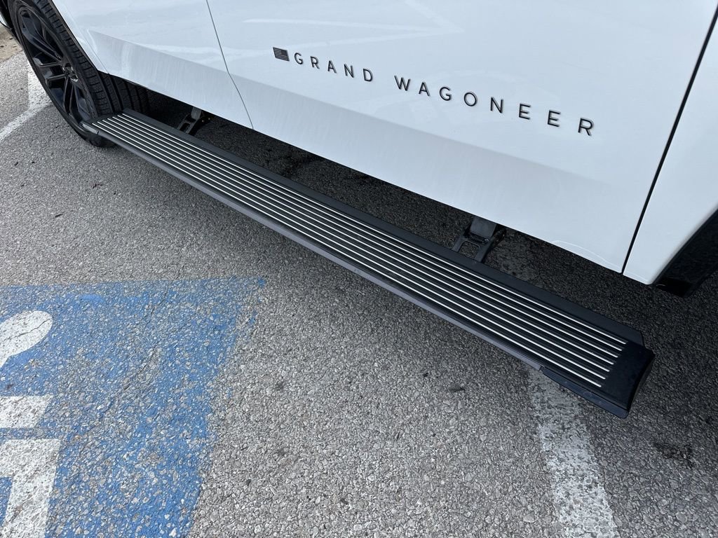 New 2026 Jeep Grand Wagoneer L Summit image 4