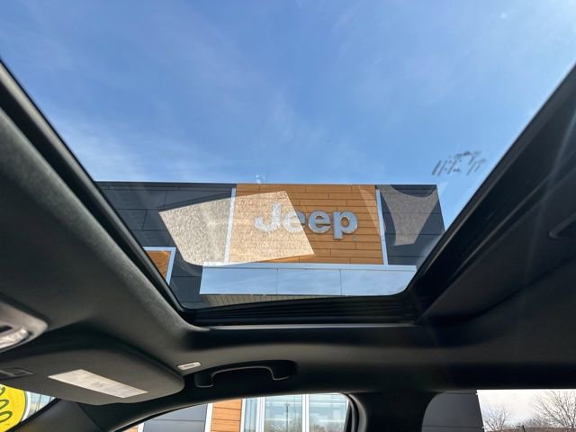 Used 2025 Dodge Durango R/T image 36