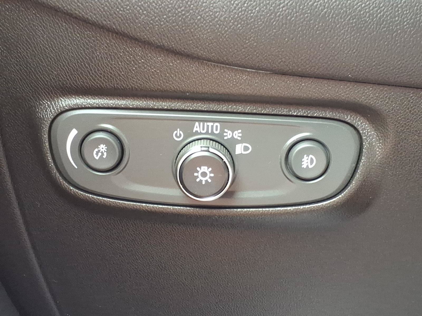 Used 2022 Chevrolet Equinox Premier AWD/4WD image 17