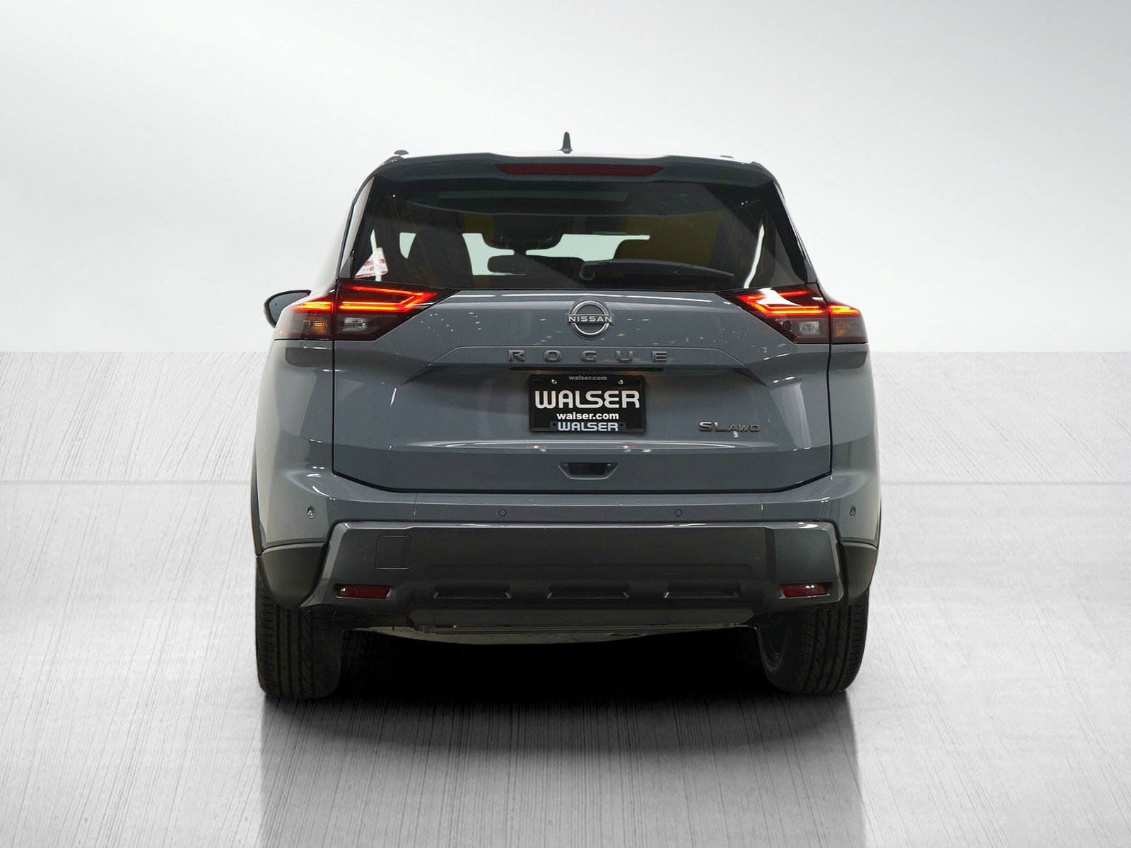 Used 2025 Nissan Rogue SL w/ SL Premium Package image 4