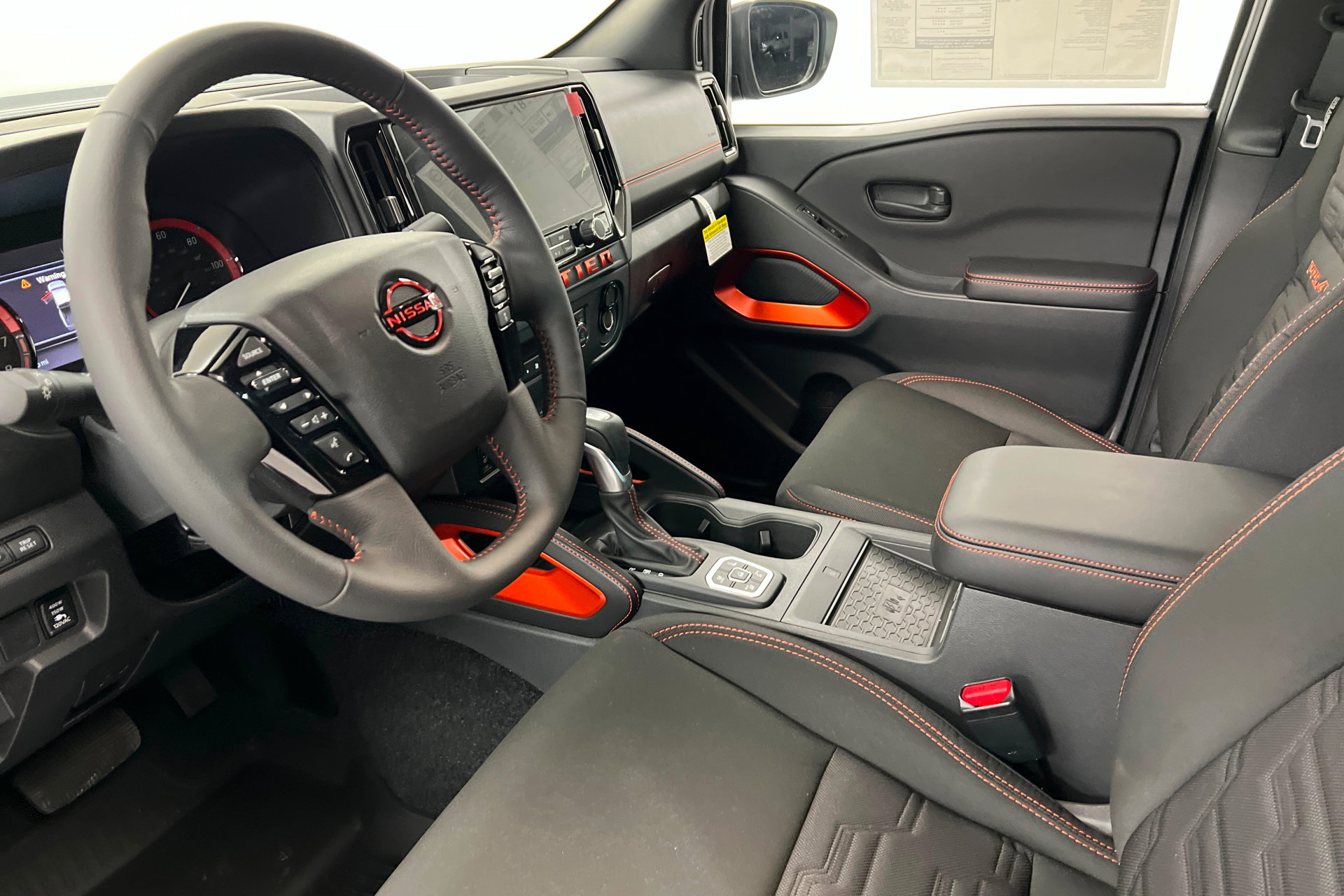 New 2026 Nissan Frontier PRO-4X w/ Pro-4x Convenience Package image 15